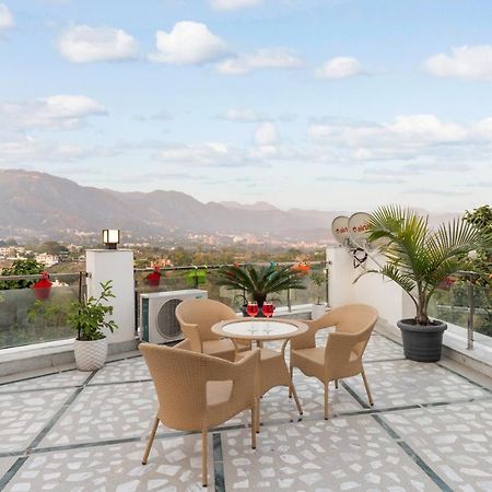Saffronstays Asher House, Дехрадун Екстериор снимка