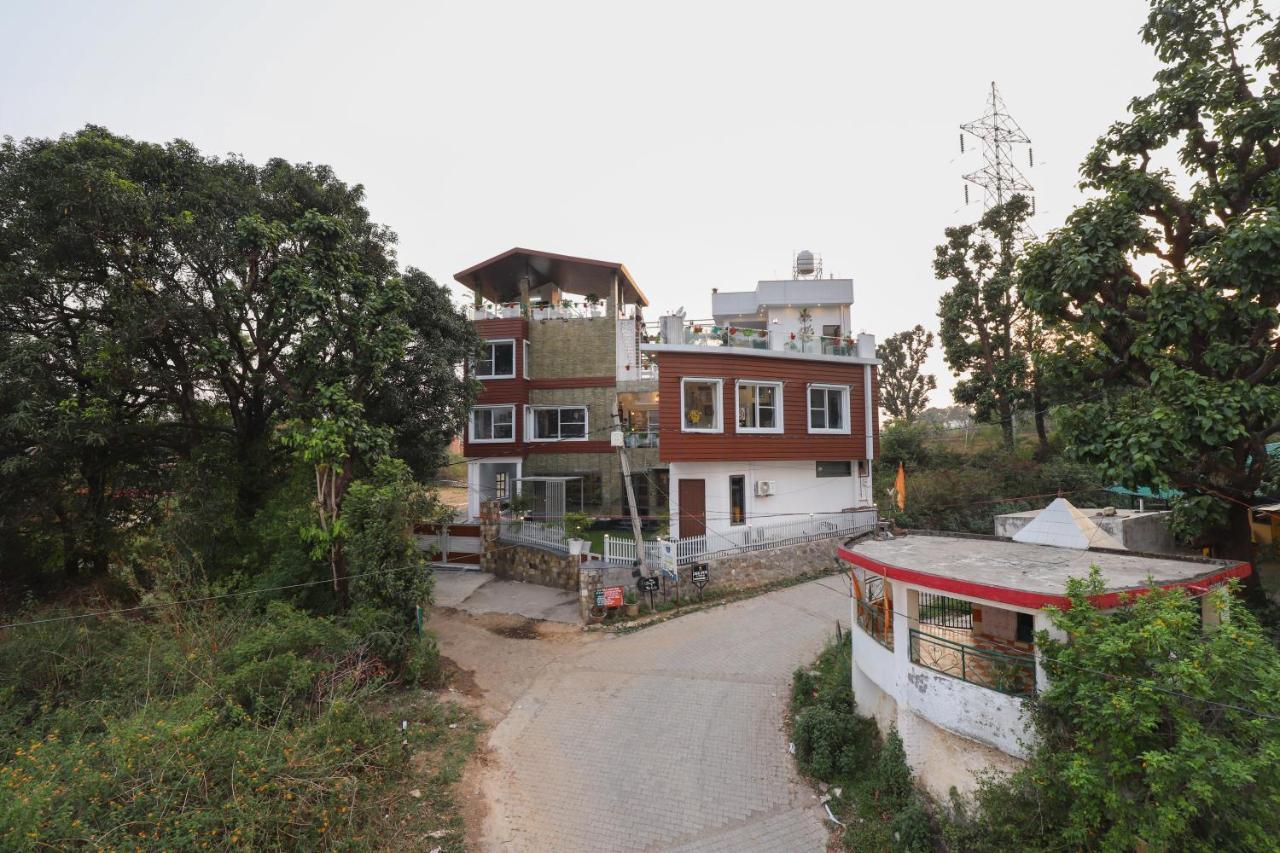 Saffronstays Asher House, Дехрадун Екстериор снимка